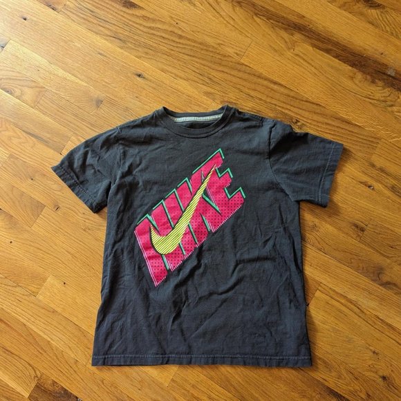Nike Retro Logo Tee Kid's Medium - Picture 1 of 3